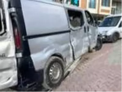 Arnavutköy'deki hırsızlık şebekesi polisin kovalamacası sonucu yakalandı Arnavutköy'deki hırsızlık şebekesi polisin kovalamacası sonucu yakalandı