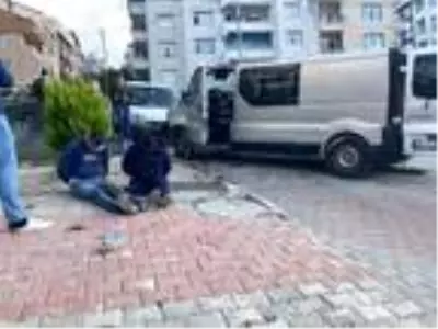 Arnavutköy'deki hırsızlık şebekesi polisin kovalamacası sonucu yakalandı Arnavutköy'deki hırsızlık şebekesi polisin kovalamacası sonucu yakalandı