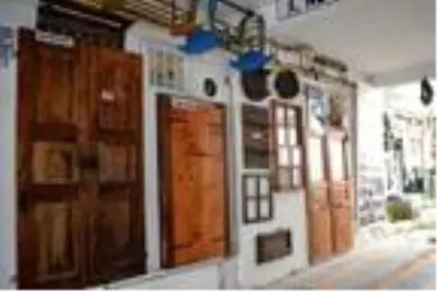 Ata yadigarlarını, müzeye çevirdiği atölyede sergiliyor Ata yadigarlarını, müzeye çevirdiği atölyede sergiliyor