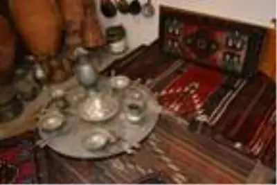 Ata yadigarlarını, müzeye çevirdiği atölyede sergiliyor Ata yadigarlarını, müzeye çevirdiği atölyede sergiliyor