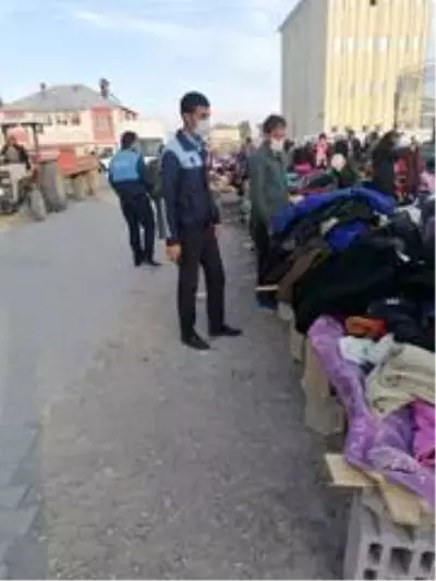 Başkan Ensari: 'İkinci el giyim ürünleri hastalık saçıyor' Başkan Ensari: 'İkinci el giyim ürünleri hastalık saçıyor'