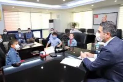 Son dakika haber | Başkan Kayalar, çocukların isteğini geri çevirmedi Son dakika haber | Başkan Kayalar, çocukların isteğini geri çevirmedi