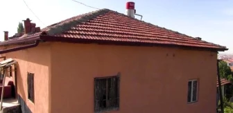 Aksaray Belediyesi, tavanı çökme tehlikesi olan eve tadilat yaptı