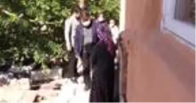 Aksaray Belediyesi, tavanı çökme tehlikesi olan eve tadilat yaptı Aksaray Belediyesi, tavanı çökme tehlikesi olan eve tadilat yaptı
