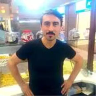 Son dakika haberi... Ceviz toplarken elektrik akımına kapılınca öldü Son dakika haberi... Ceviz toplarken elektrik akımına kapılınca öldü