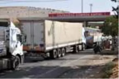 Cilvegözü?nde TIR yoğunluğu Cilvegözü?nde TIR yoğunluğu