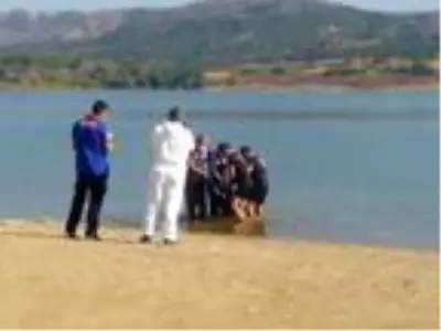 Çorum'da baraj gölünde, kadın cesedi bulundu (2) Çorum'da baraj gölünde, kadın cesedi bulundu (2)