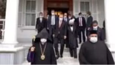 Cumhurbaşkanı Erdoğan, Markar Esayan'ın Kumkapı Meryem Ana Patriklik Kilisesi'ndeki cenaze törenine katıldı Cumhurbaşkanı Erdoğan, Markar Esayan'ın Kumkapı Meryem Ana Patriklik Kilisesi'ndeki cenaze törenine katıldı