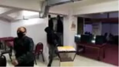 Dernek binasında kumar oynayan 34 kişiye ceza Dernek binasında kumar oynayan 34 kişiye ceza