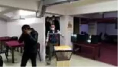 Dernek binasında kumar oynayan 34 kişiye ceza Dernek binasında kumar oynayan 34 kişiye ceza