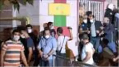 Diyarbakır'da, HDP'nin il ve ilçe binalarına polis operasyonu (5) Diyarbakır'da, HDP'nin il ve ilçe binalarına polis operasyonu (5)