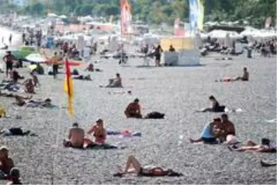 Yağmur ve fırtınaya yerini deniz keyfine bıraktı Yağmur ve fırtınaya yerini deniz keyfine bıraktı