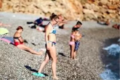 Yağmur ve fırtınaya yerini deniz keyfine bıraktı Yağmur ve fırtınaya yerini deniz keyfine bıraktı