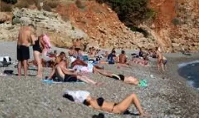 Yağmur ve fırtınaya yerini deniz keyfine bıraktı Yağmur ve fırtınaya yerini deniz keyfine bıraktı