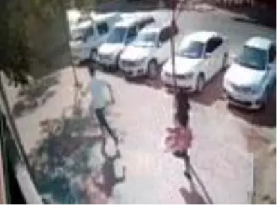 Emniyet müdürü talimat verdi, kapkaççı yarım saatte yakalandı Emniyet müdürü talimat verdi, kapkaççı yarım saatte yakalandı