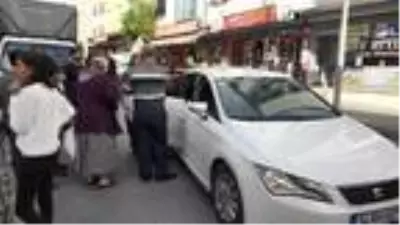 7 yaşındaki kızın bileğine demir kapı parmaklıkları saplandı 7 yaşındaki kızın bileğine demir kapı parmaklıkları saplandı