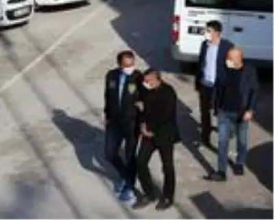 Eşini yaralayıp, kendisi ve çocuğunu 3 saat eve kilitleyen baba, tutuklandı Eşini yaralayıp, kendisi ve çocuğunu 3 saat eve kilitleyen baba, tutuklandı