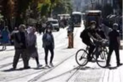 150 kişiyi koronaya kurban veren kentimizde tedbirlere uyulmaması korkutuyor 150 kişiyi koronaya kurban veren kentimizde tedbirlere uyulmaması korkutuyor