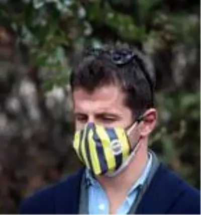 Fenerbahçe'de taraftarın tasarladığı otobüsün tanıtımı yapıldı Fenerbahçe'de taraftarın tasarladığı otobüsün tanıtımı yapıldı
