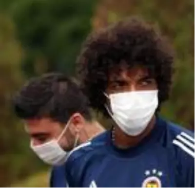 Fenerbahçe'de taraftarın tasarladığı otobüsün tanıtımı yapıldı Fenerbahçe'de taraftarın tasarladığı otobüsün tanıtımı yapıldı
