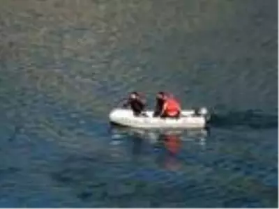Gülistan Doku'yu arama çalışmaları baraj gölünde devam ediyor Gülistan Doku'yu arama çalışmaları baraj gölünde devam ediyor