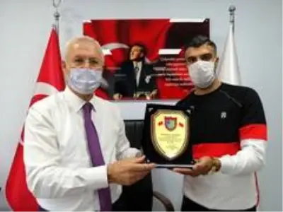 Gurbetçi 20 bin lira bulunan çantadan umudunu kesmişti, sürpriz yaşadı Gurbetçi 20 bin lira bulunan çantadan umudunu kesmişti, sürpriz yaşadı