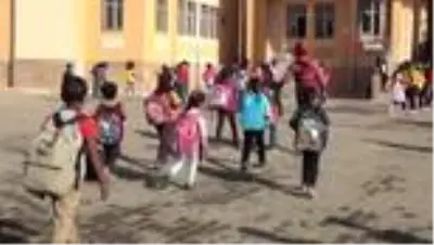 Hayırsever iş kadınından okula kütüphane Hayırsever iş kadınından okula kütüphane