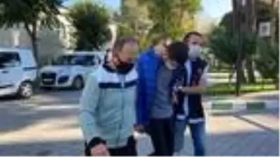 Son dakika haberi... İç çamaşırında uyuşturucu ile yakalanan şüpheli ve 3 arkadaşı gözaltında Son dakika haberi... İç çamaşırında uyuşturucu ile yakalanan şüpheli ve 3 arkadaşı gözaltında