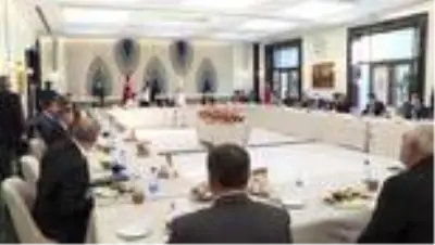 İçişleri Bakanı Soylu, Silivrili muhtarlar ile bir araya geldi İçişleri Bakanı Soylu, Silivrili muhtarlar ile bir araya geldi