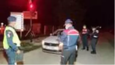 Son dakika haberi: İnegöl'de jandarma ve polisten 'huzur ve güven' uygulaması Son dakika haberi: İnegöl'de jandarma ve polisten 'huzur ve güven' uygulaması