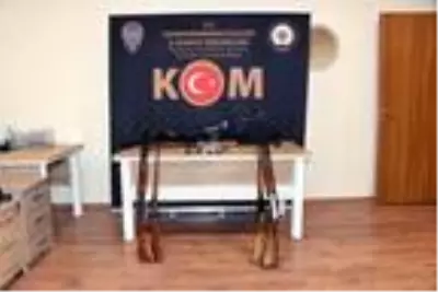 Kaçak silah imalathanesine operasyon: 4 gözaltı Kaçak silah imalathanesine operasyon: 4 gözaltı