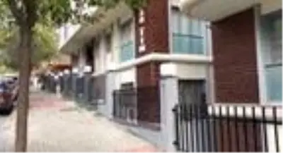 Kağıthane'de şifreli kapıyı açan maskeli hırsızlar, çaldıkları ayakkabıları kazaklarına saklayıp böyle götürdü Kağıthane'de şifreli kapıyı açan maskeli hırsızlar, çaldıkları ayakkabıları kazaklarına saklayıp böyle götürdü