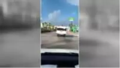 Son dakika haberi! Antalya'da kamyonetteki tehlikeli yolculuk cep telefonu kamerasında Son dakika haberi! Antalya'da kamyonetteki tehlikeli yolculuk cep telefonu kamerasında