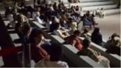 Kanun sanatçısı Ahmet Baran '90-60-90' adlı programda konser verdi Kanun sanatçısı Ahmet Baran '90-60-90' adlı programda konser verdi