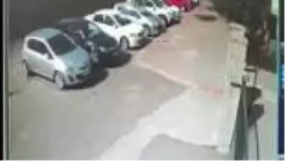 Kapkaç anı güvenlik kamerasına yansıyan şüpheli yakalandı - KAHRAMANMARAŞ Kapkaç anı güvenlik kamerasına yansıyan şüpheli yakalandı - KAHRAMANMARAŞ