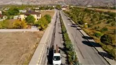 Kavakyolu Binali Yıldırım Caddesinin batı kısmında asfalt çalışması Kavakyolu Binali Yıldırım Caddesinin batı kısmında asfalt çalışması