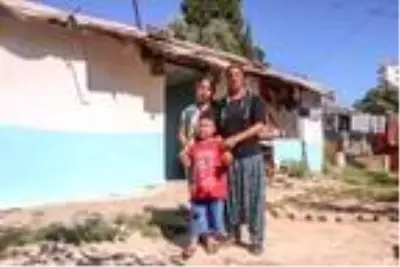 Hayat mücadelesi veren anneden yardım çığlığı: Çocuklarımla sokakta kalmak istemiyorum Hayat mücadelesi veren anneden yardım çığlığı: Çocuklarımla sokakta kalmak istemiyorum