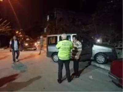 Kocaeli'de hafif ticari araç ile cip çarpıştı: 3 yaralı Kocaeli'de hafif ticari araç ile cip çarpıştı: 3 yaralı