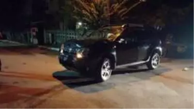 Kocaeli'de hafif ticari araç ile cip çarpıştı: 3 yaralı Kocaeli'de hafif ticari araç ile cip çarpıştı: 3 yaralı