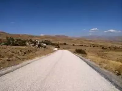Kuluncak'ta asfaltsız yol kalmayacak Kuluncak'ta asfaltsız yol kalmayacak