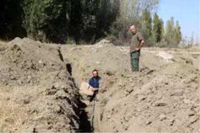 Lahit mezar bulduklarını sandılar, gerçek sonradan ortaya çıktı Lahit mezar bulduklarını sandılar, gerçek sonradan ortaya çıktı