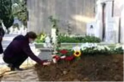 Markar Esayan son yolculuğuna uğurlandı Markar Esayan son yolculuğuna uğurlandı