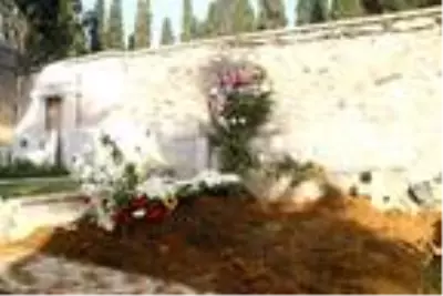 Markar Esayan son yolculuğuna uğurlandı Markar Esayan son yolculuğuna uğurlandı