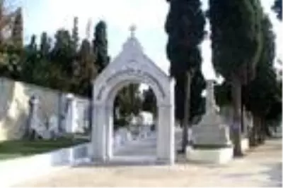 Markar Esayan son yolculuğuna uğurlandı Markar Esayan son yolculuğuna uğurlandı
