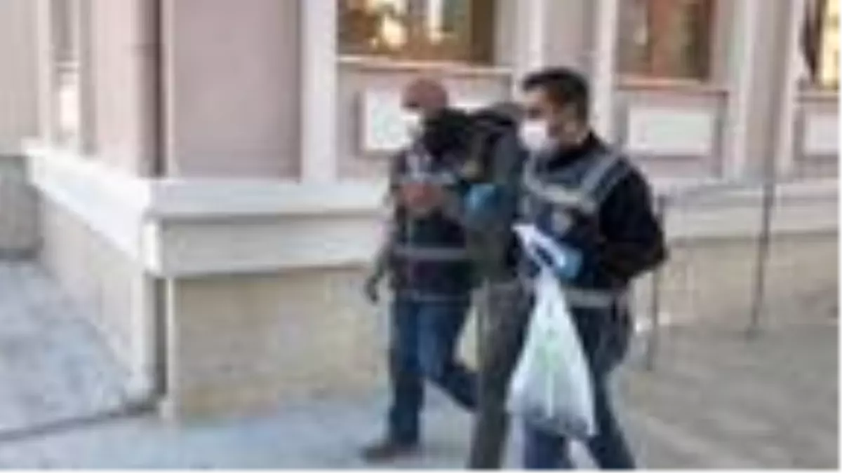 Marketlerde 'tırnakçılık' yapan İranlı kuzenler tutuklandı