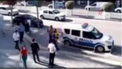 Son dakika haberleri | Maske takmayan şahıs ceza yememek için polisten kaçmaya çalıştı Son dakika haberleri | Maske takmayan şahıs ceza yememek için polisten kaçmaya çalıştı