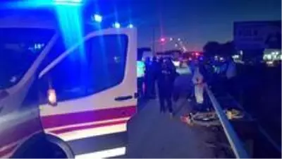 Motosikletten savrulan sürücü ağır yaralandı Motosikletten savrulan sürücü ağır yaralandı
