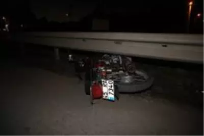 Motosikletten savrulan sürücü ağır yaralandı Motosikletten savrulan sürücü ağır yaralandı