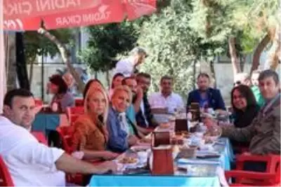 Muhtar Çamoğlu, Aydınlı gazetecileri unutmadı Muhtar Çamoğlu, Aydınlı gazetecileri unutmadı