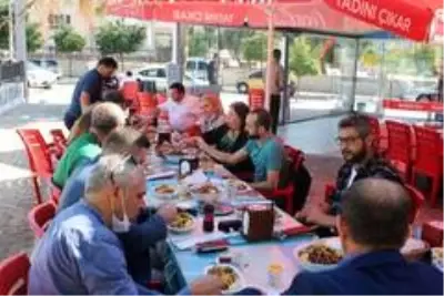 Muhtar Çamoğlu, Aydınlı gazetecileri unutmadı Muhtar Çamoğlu, Aydınlı gazetecileri unutmadı